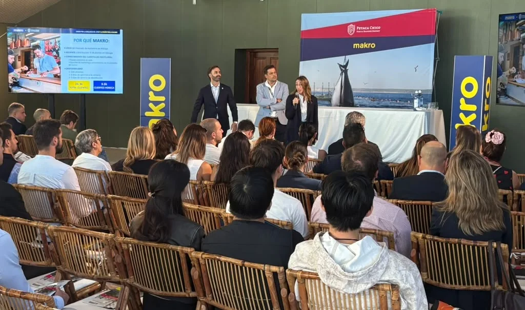 Presentación de la alianza de Makro y Petaca Chico para el atún rojo de almadraba ante cocineros en el Palacio de la Concha de Málaga